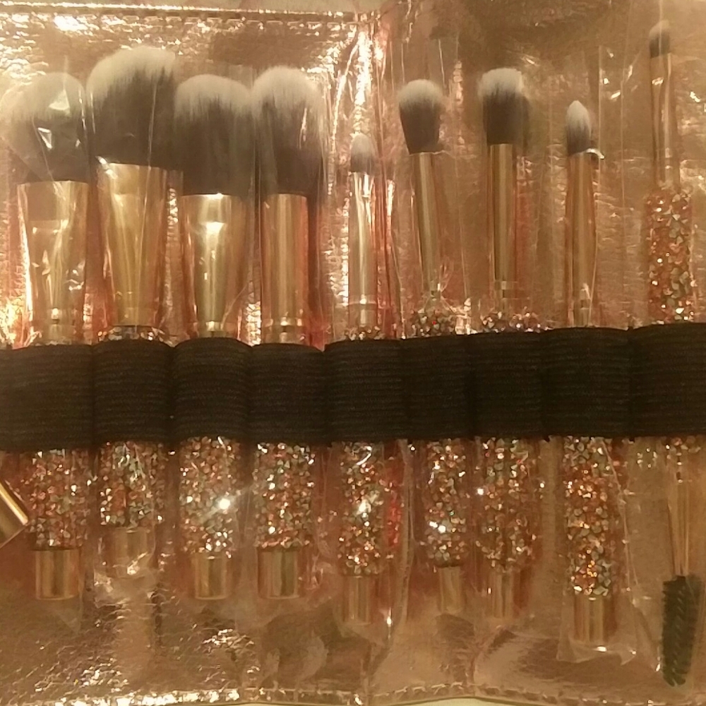 Royal 10pc brush set by Celebrity Beautique